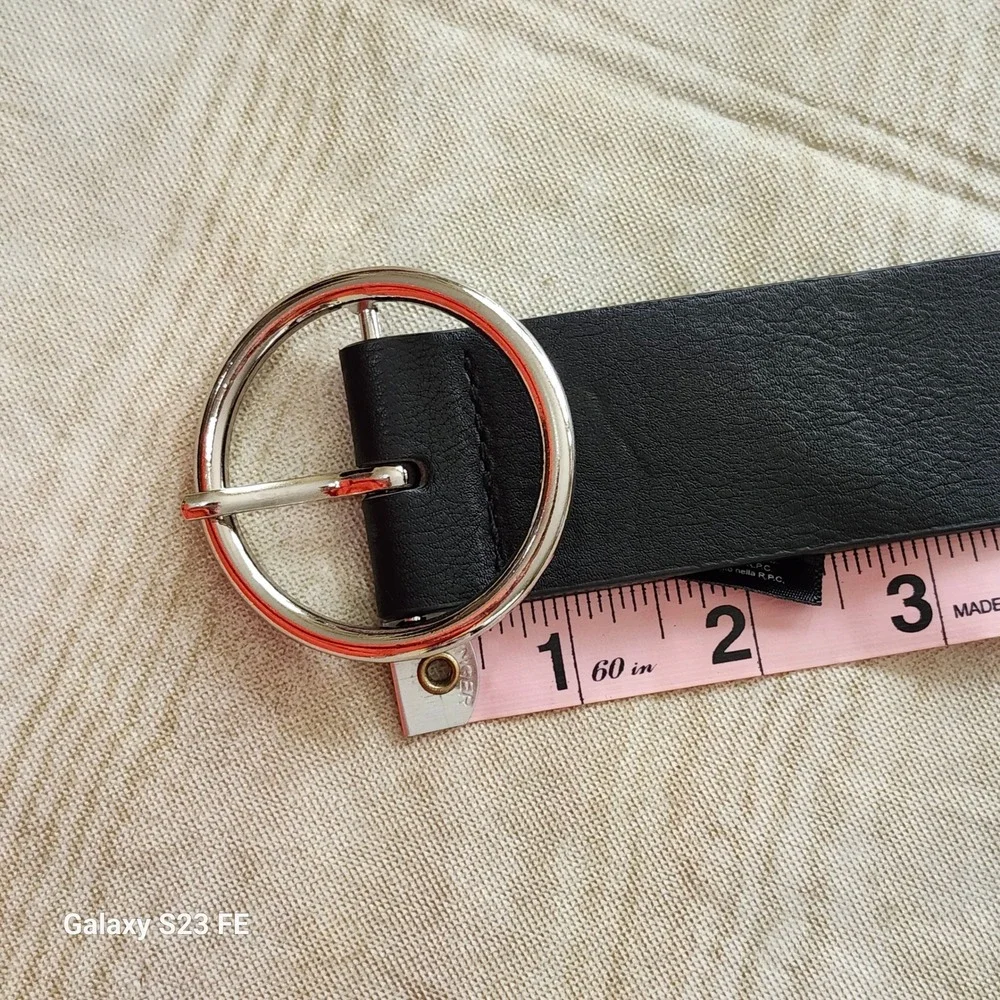 Brandy‎ Melville Belt Women OS Black Vegan  Leather Silver Circle Buckle